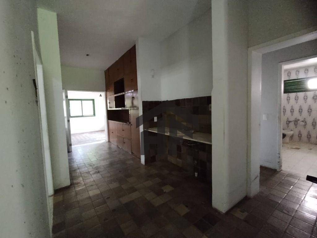 Casa à venda com 4 quartos, 349m² - Foto 11