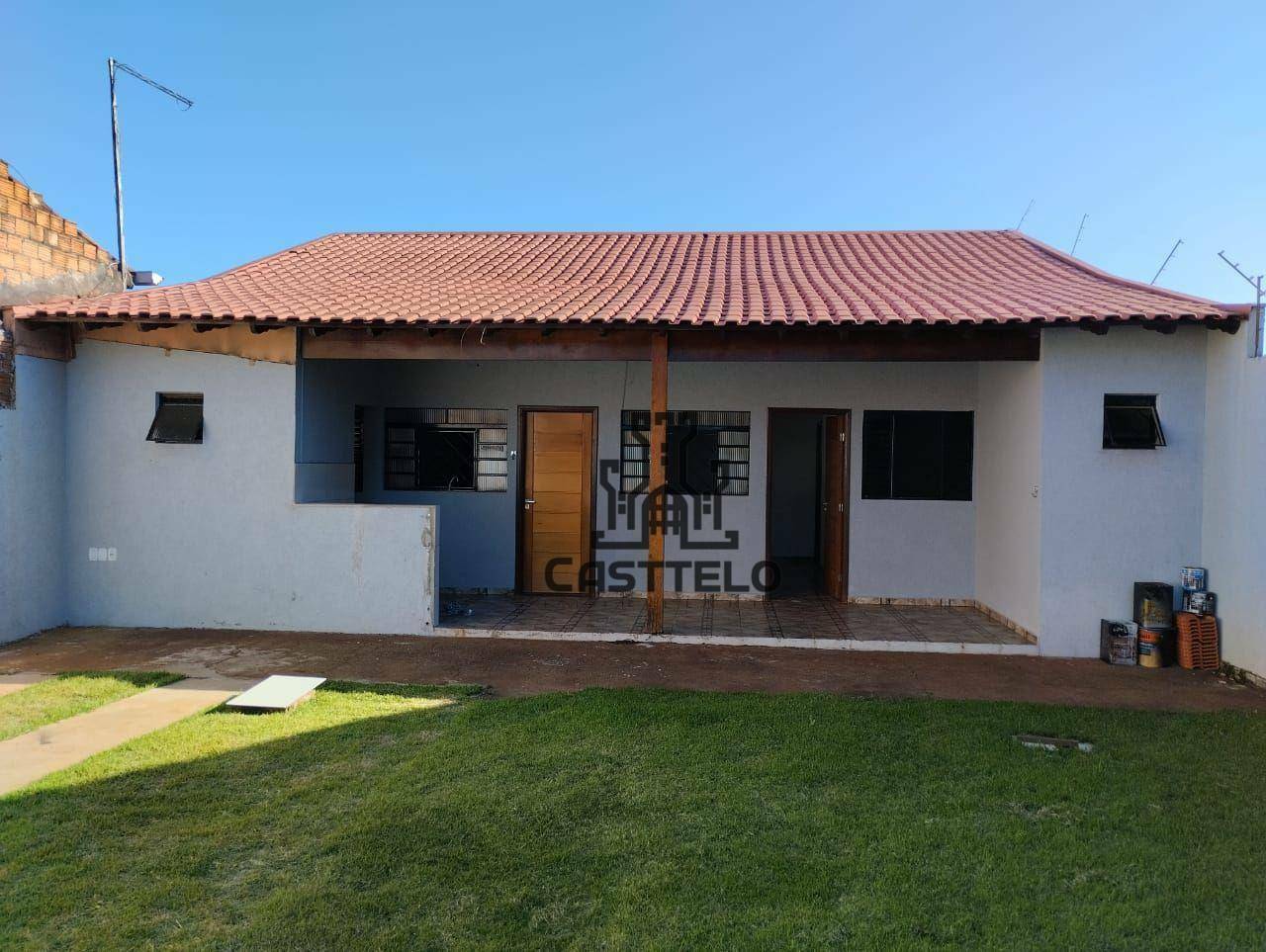 Casa à venda com 2 quartos, 80m² - Foto 1