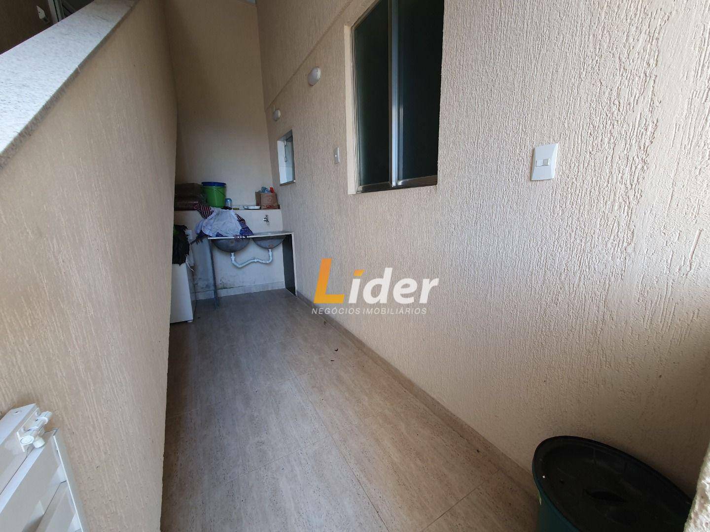 Casa à venda com 3 quartos, 80m² - Foto 15