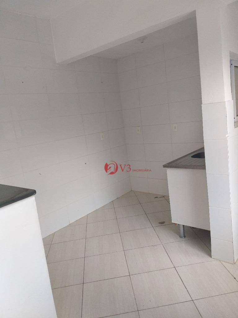 Sobrado à venda com 2 quartos, 300m² - Foto 2