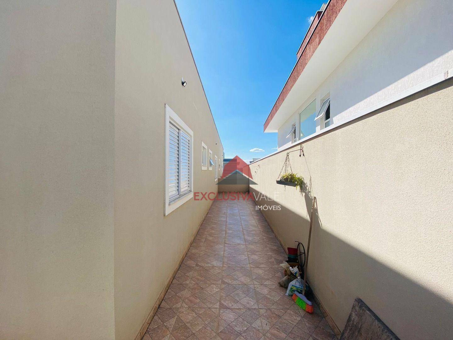 Casa de Condomínio à venda com 4 quartos, 330m² - Foto 34