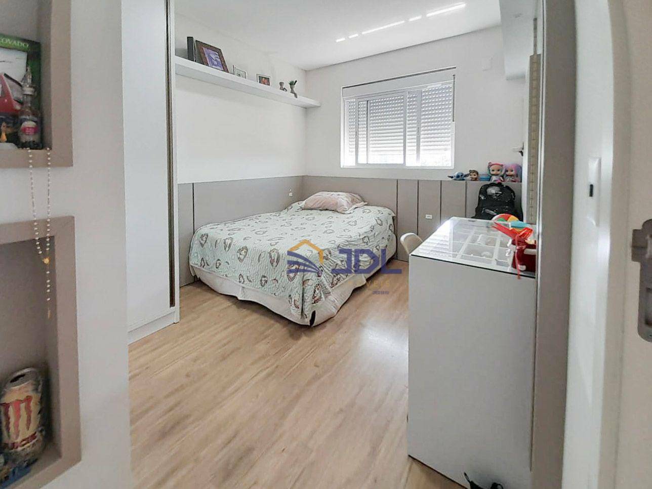 Apartamento à venda com 3 quartos, 117m² - Foto 12