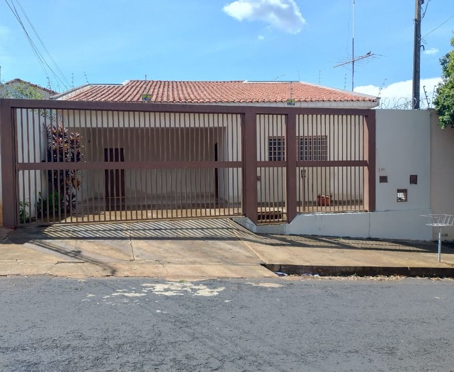 Casa à venda com 3 quartos, 122m² - Foto 1