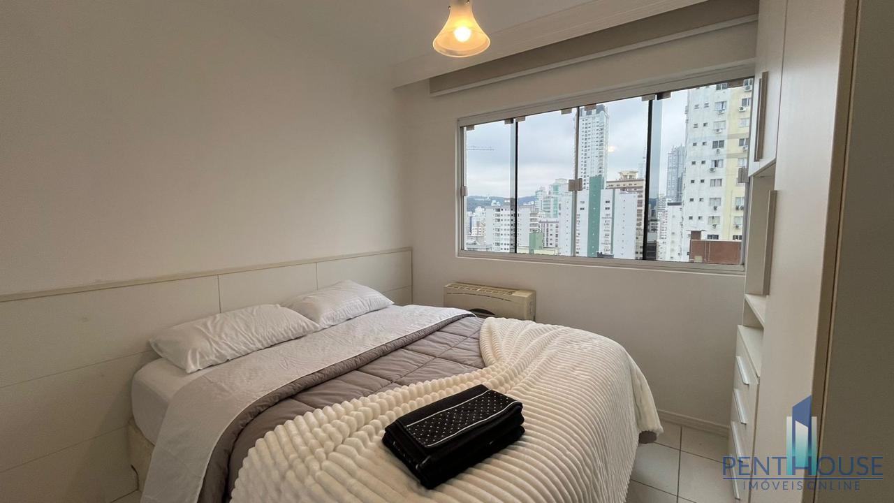 Apartamento para alugar com 3 quartos, 130m² - Foto 19