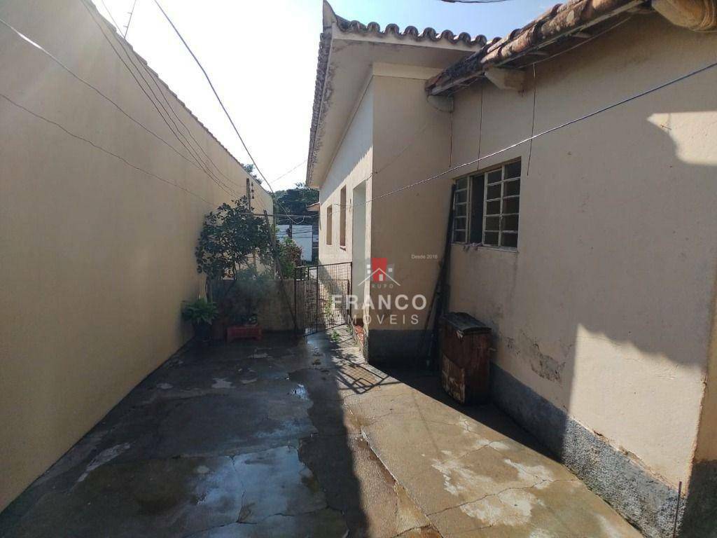 Casa à venda com 3 quartos, 350m² - Foto 6