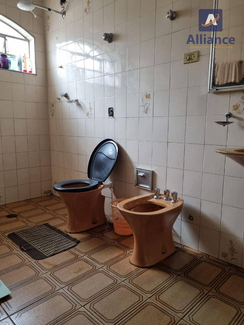 Casa à venda com 6 quartos, 300m² - Foto 39