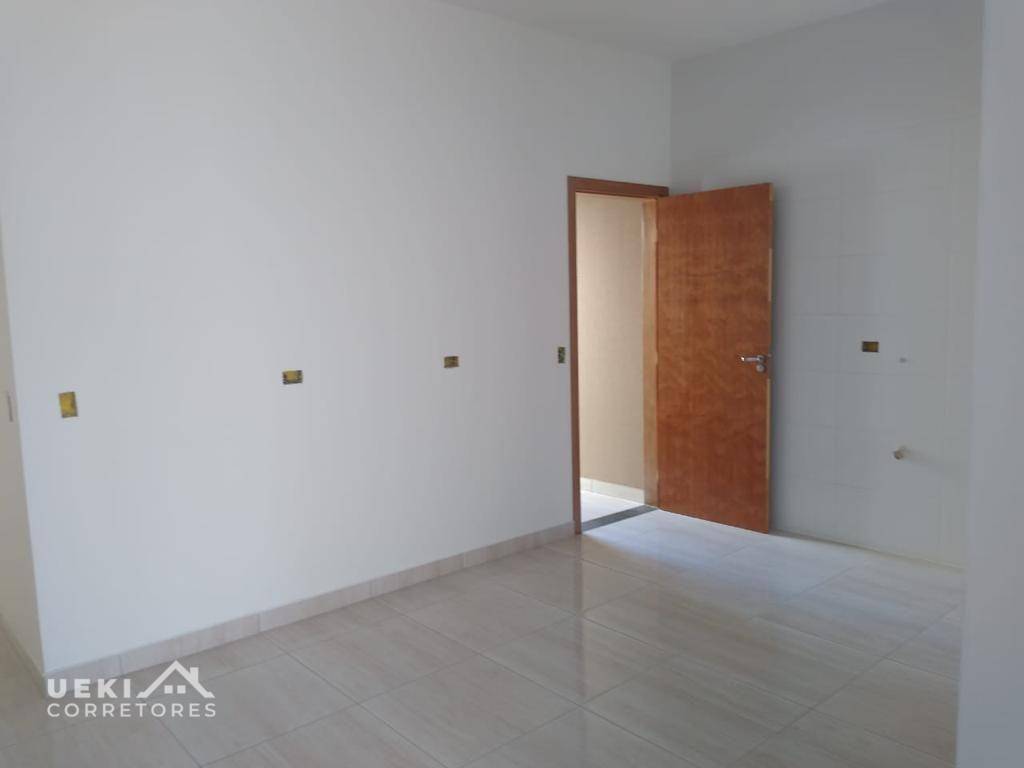 Casa à venda com 2 quartos, 66m² - Foto 4