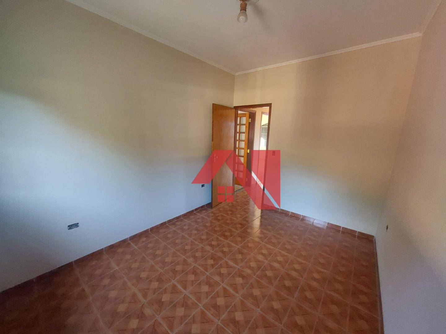 Casa à venda com 2 quartos, 60m² - Foto 2