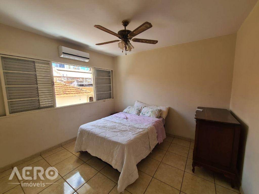 Casa à venda com 3 quartos, 335m² - Foto 12