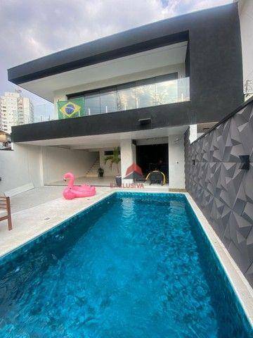 Casa à venda com 3 quartos, 340m² - Foto 1
