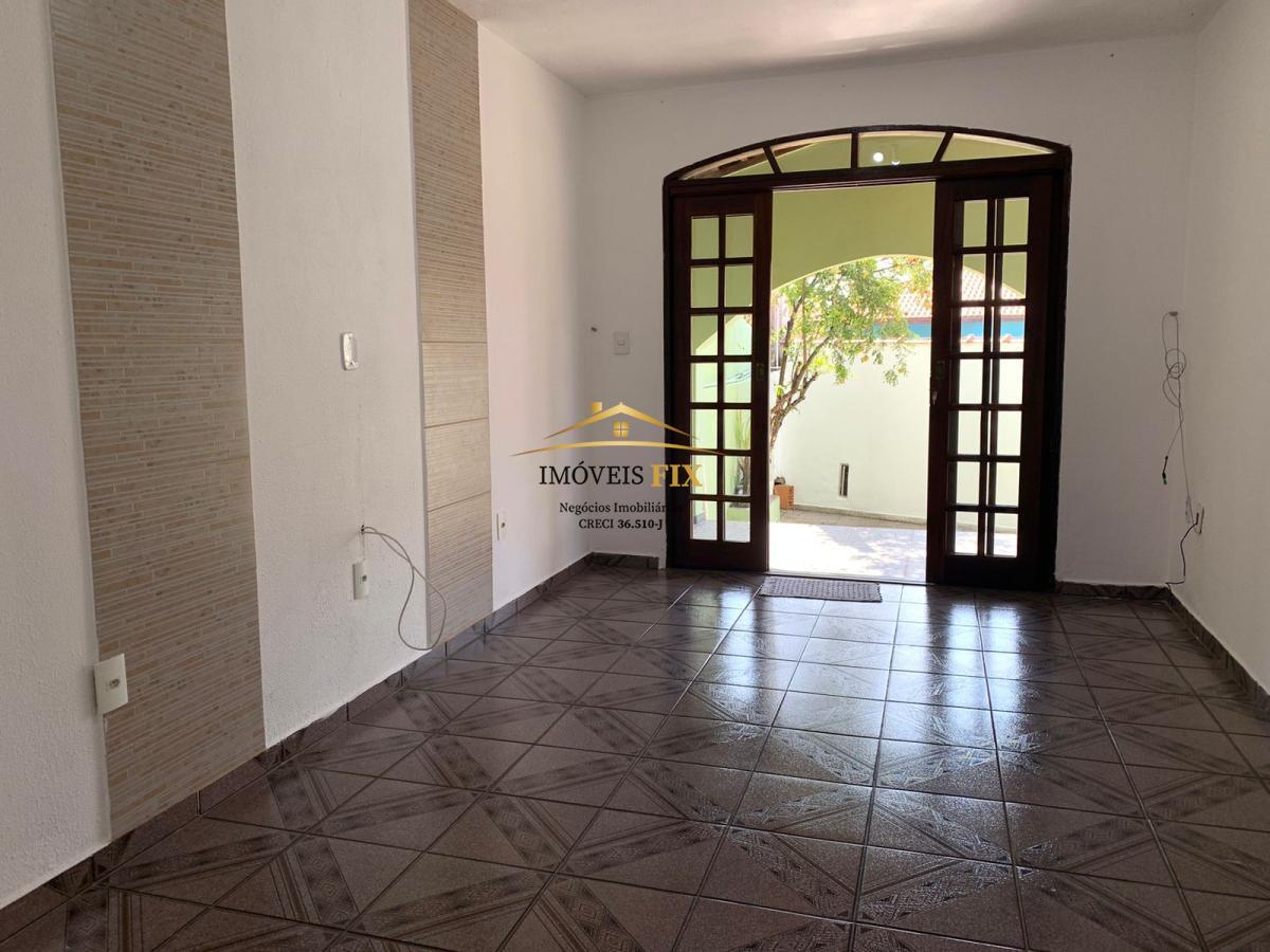 Casa à venda com 4 quartos, 360m² - Foto 4