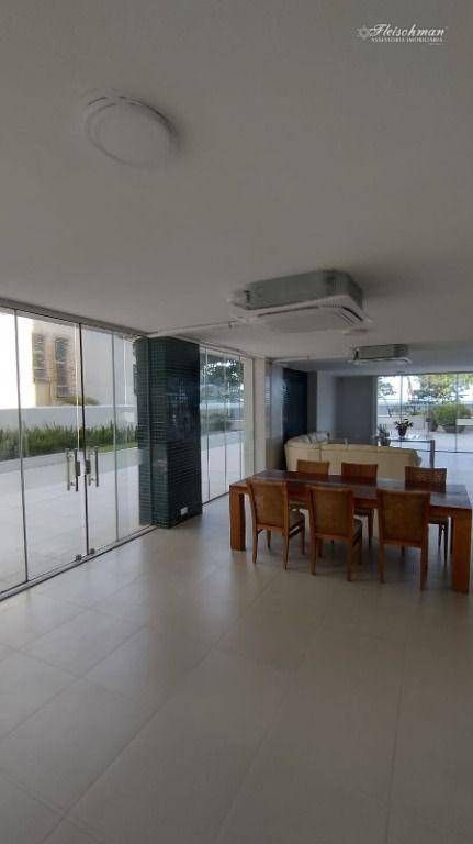 Apartamento para alugar com 4 quartos, 202m² - Foto 16