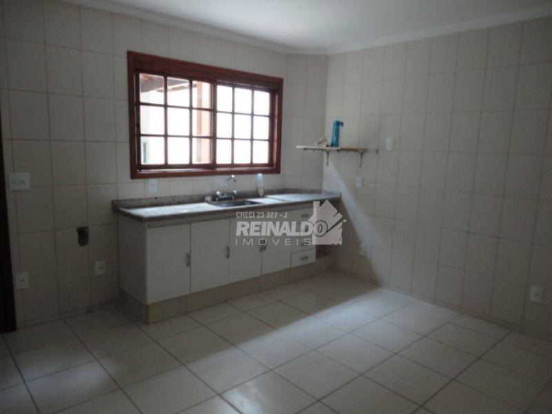 Casa de Condomínio para alugar com 3 quartos, 250m² - Foto 14