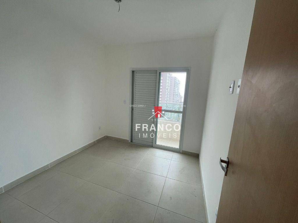 Apartamento à venda com 2 quartos, 70m² - Foto 13