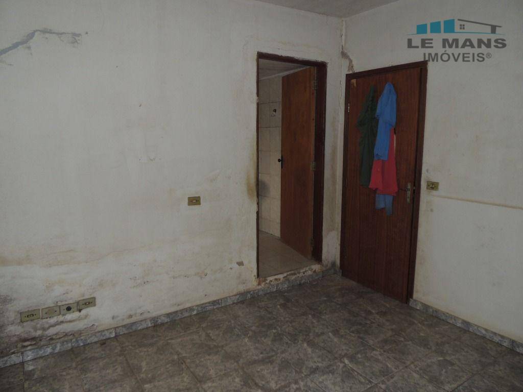 Casa à venda com 3 quartos, 300m² - Foto 14