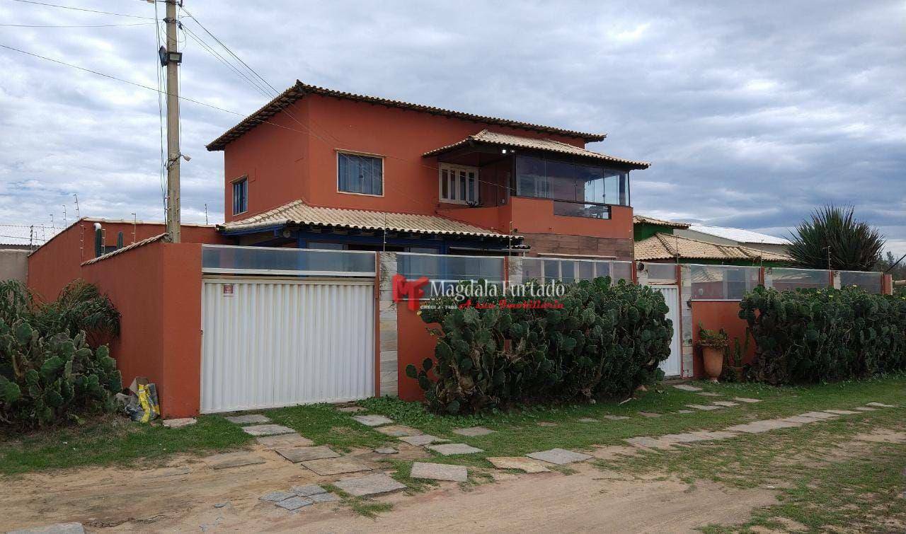 Casa à venda com 4 quartos, 300m² - Foto 1