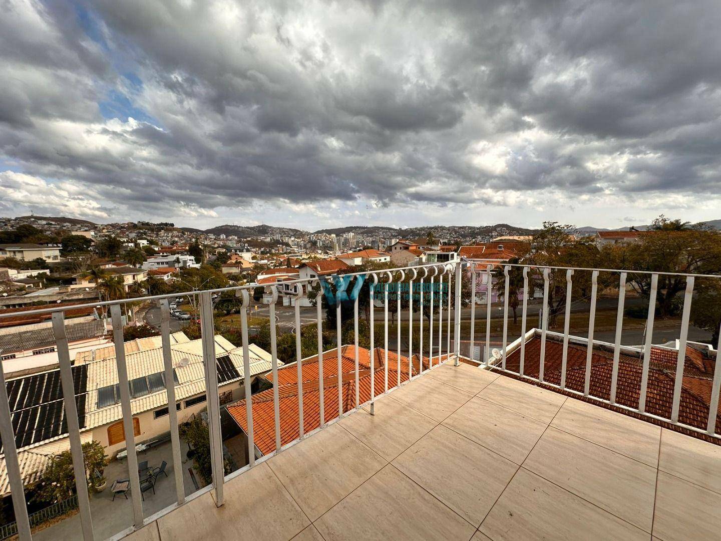 Casa à venda com 3 quartos, 329m² - Foto 35