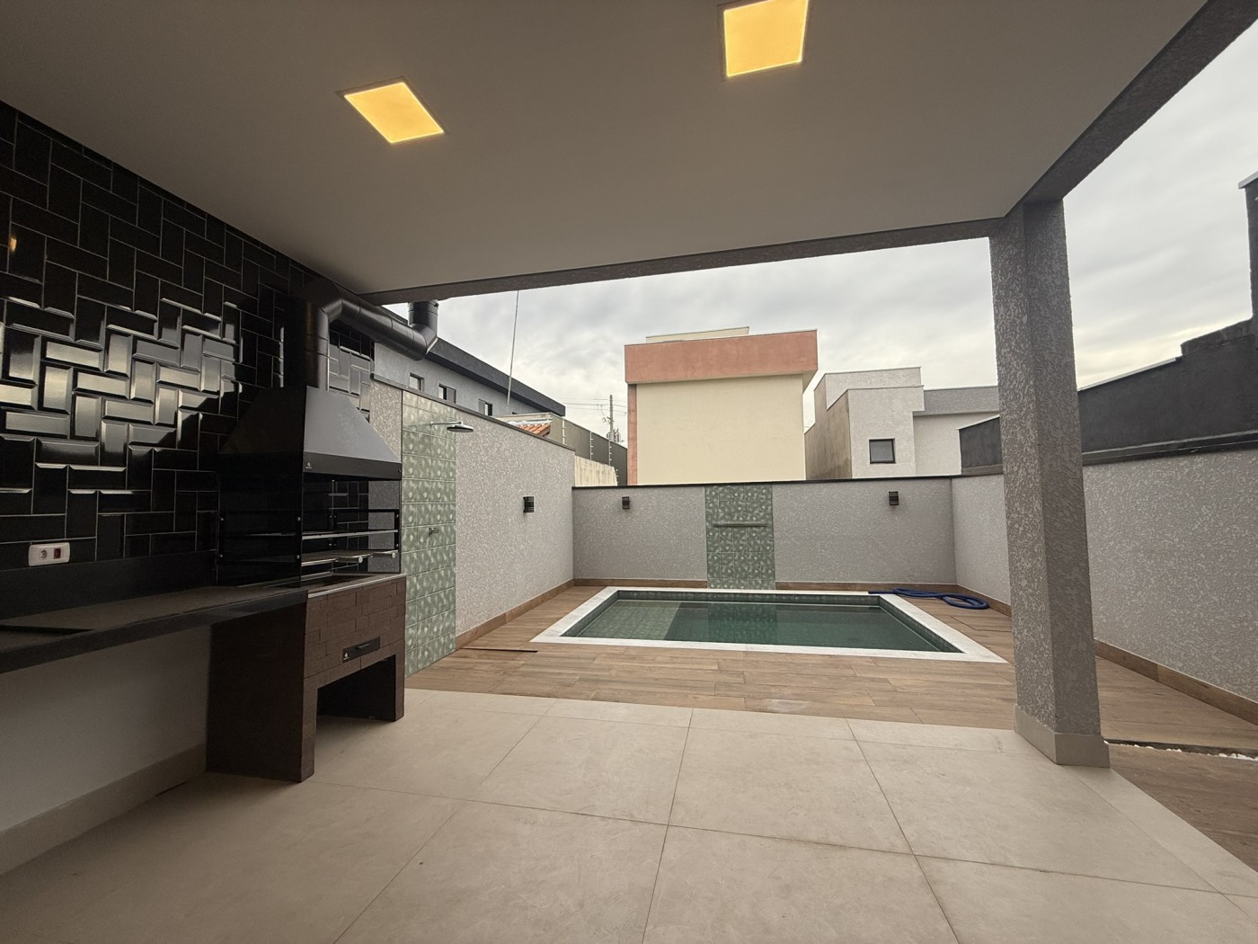 Casa à venda com 3 quartos, 140m² - Foto 10