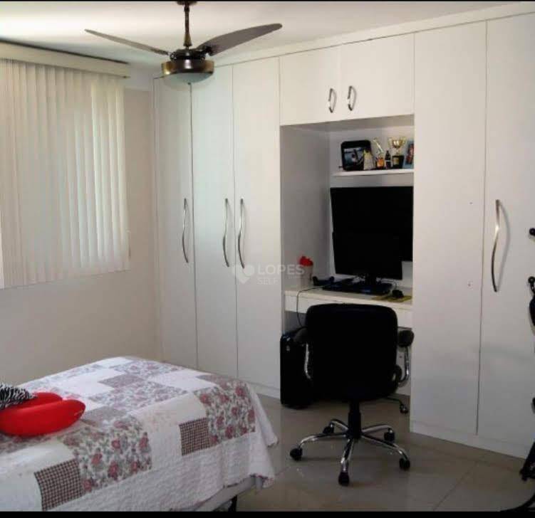 Casa de Condomínio à venda com 4 quartos, 260m² - Foto 9