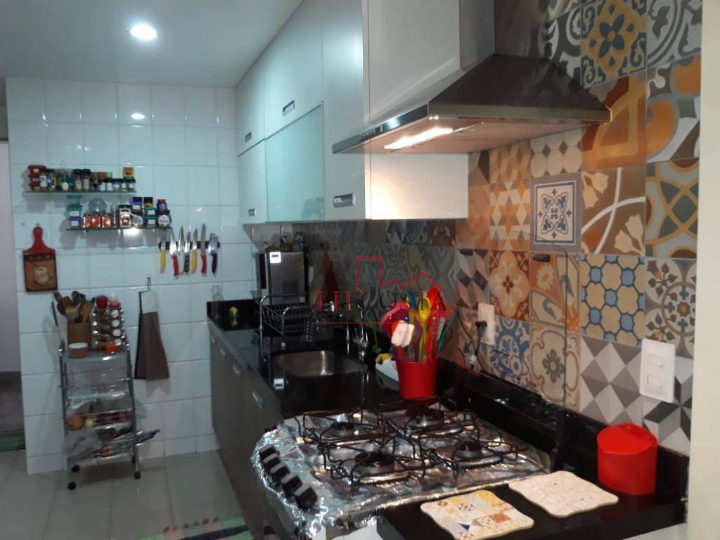 Apartamento à venda com 4 quartos, 146m² - Foto 18