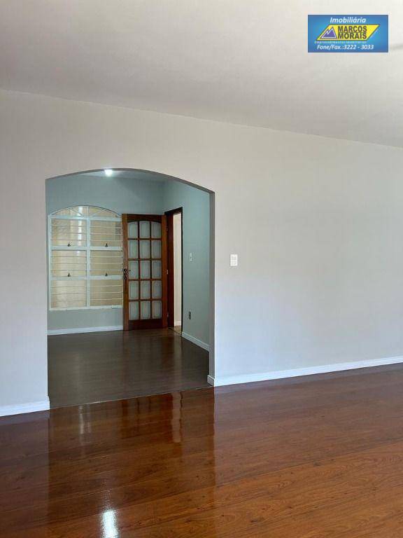 Casa para alugar com 3 quartos, 135m² - Foto 5