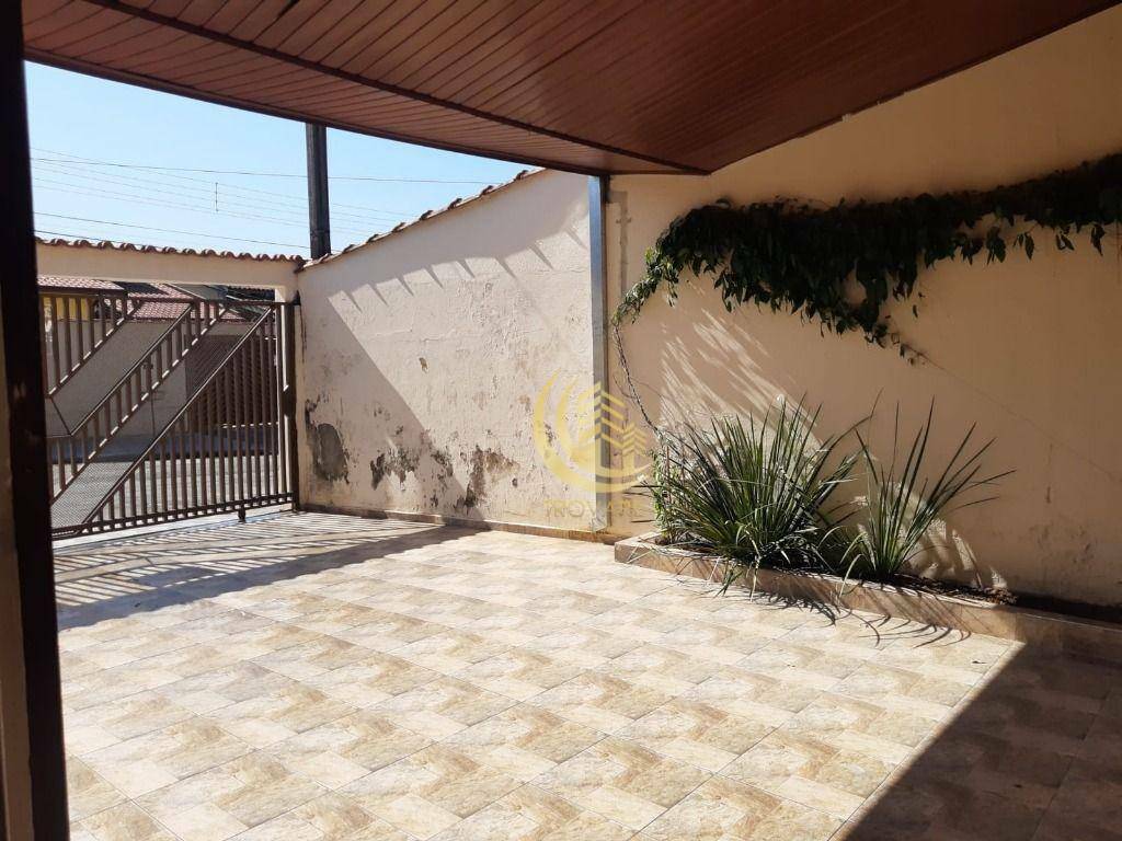 Casa à venda com 3 quartos, 125m² - Foto 1