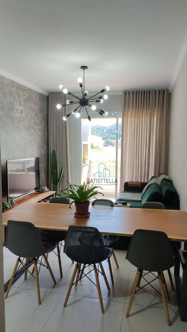 Apartamento à venda com 2 quartos, 61m² - Foto 4