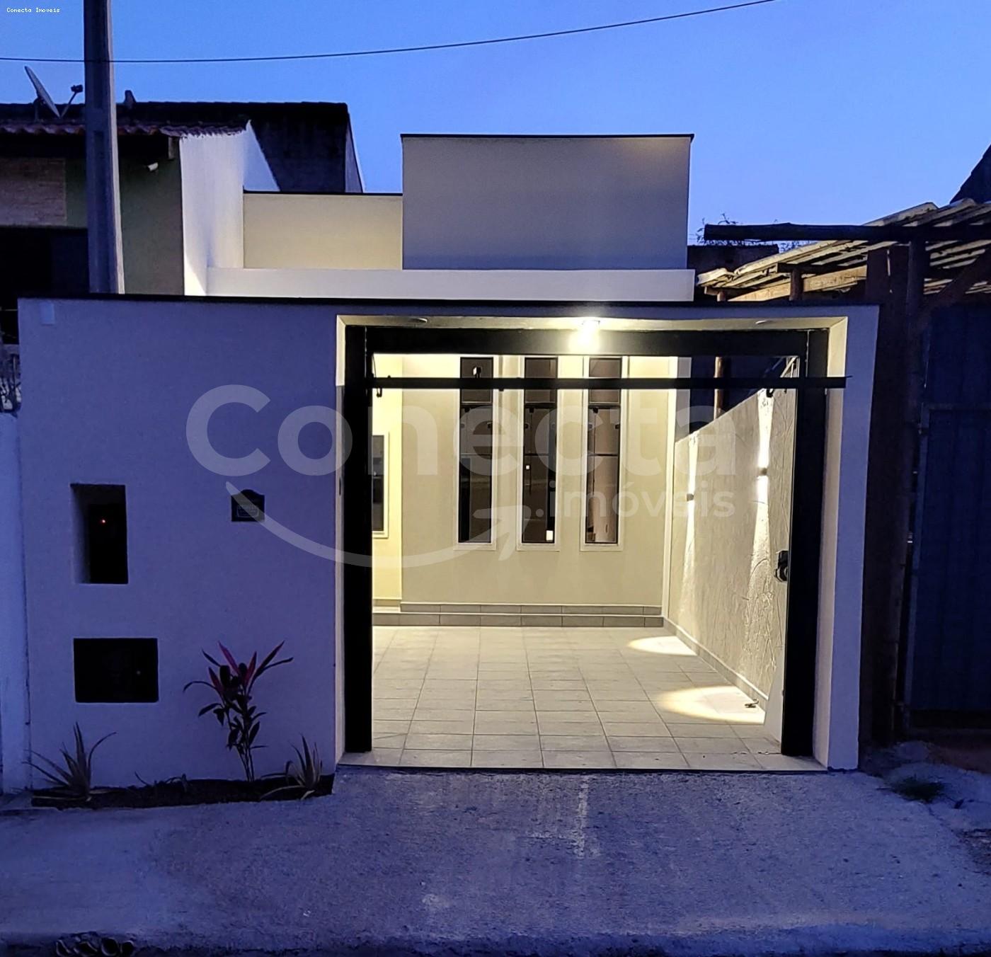 Casa à venda com 2 quartos, 70m² - Foto 2