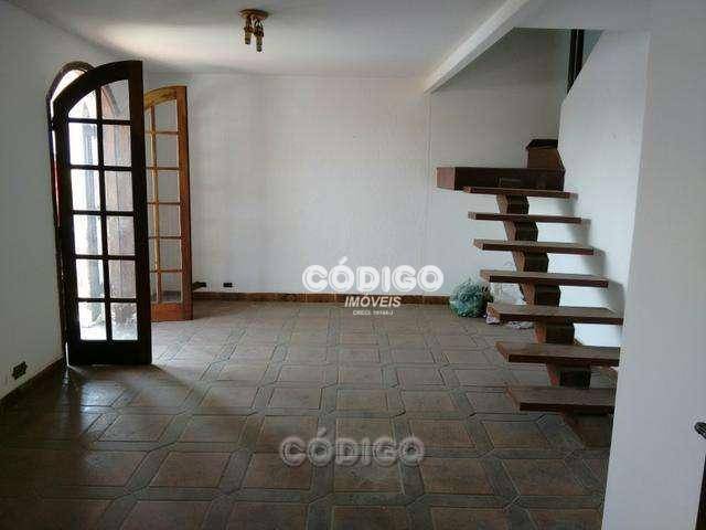 Sobrado à venda com 3 quartos, 200m² - Foto 2