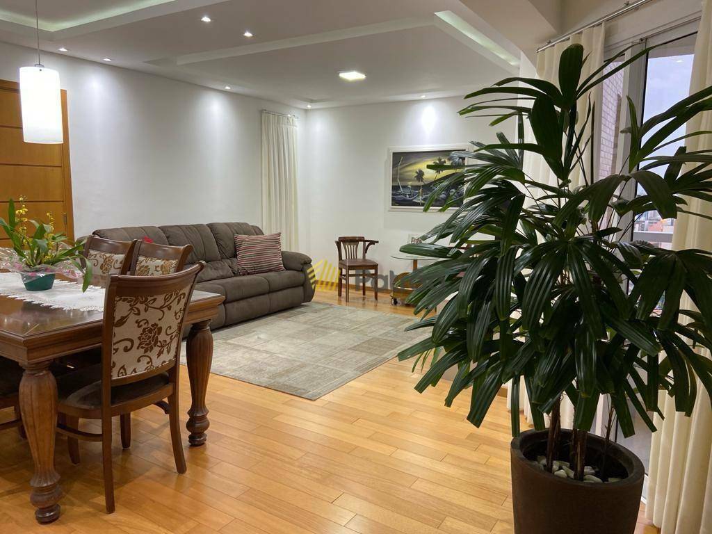 Apartamento à venda com 3 quartos, 153m² - Foto 1