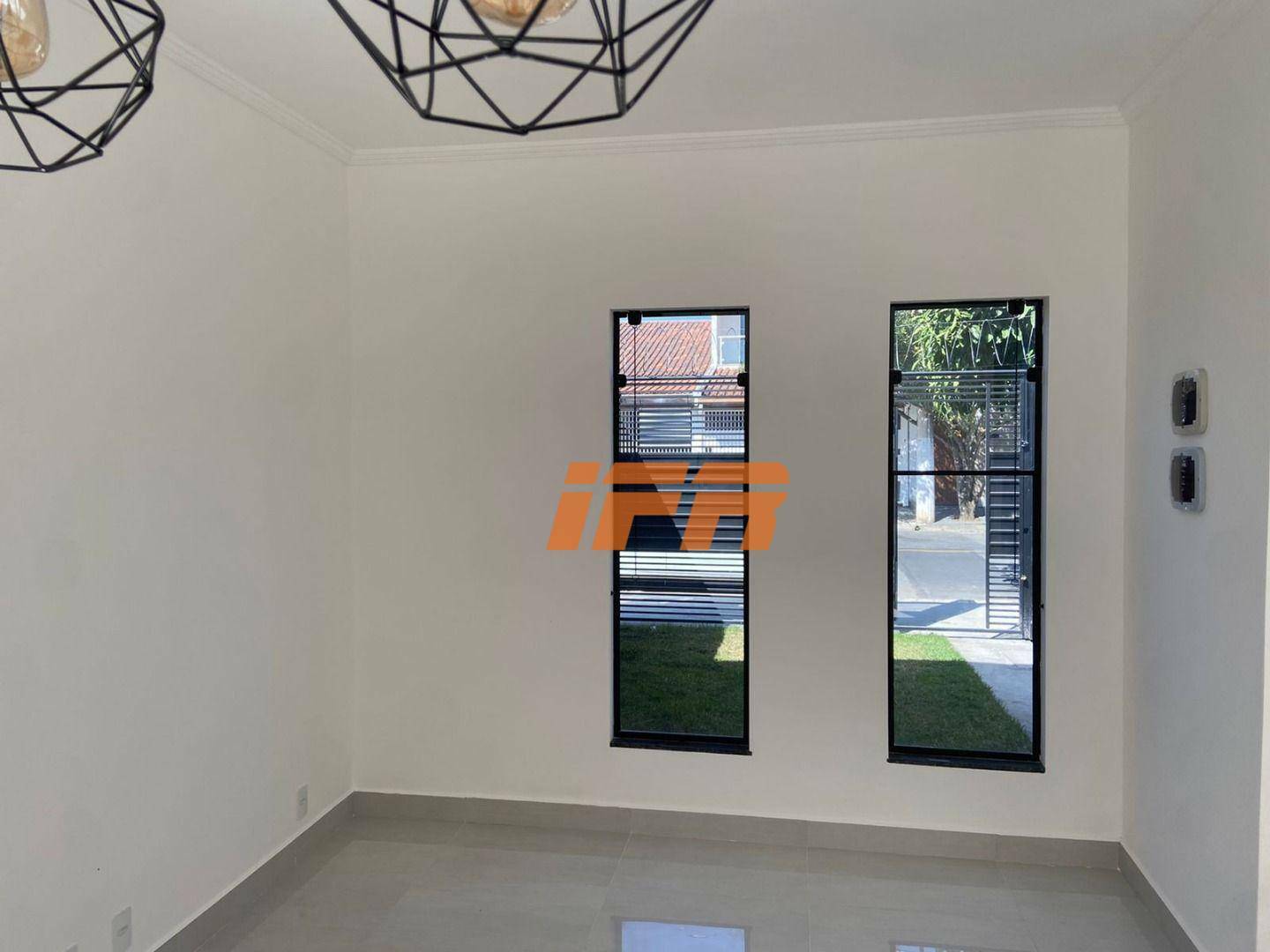 Casa à venda com 2 quartos, 68m² - Foto 3