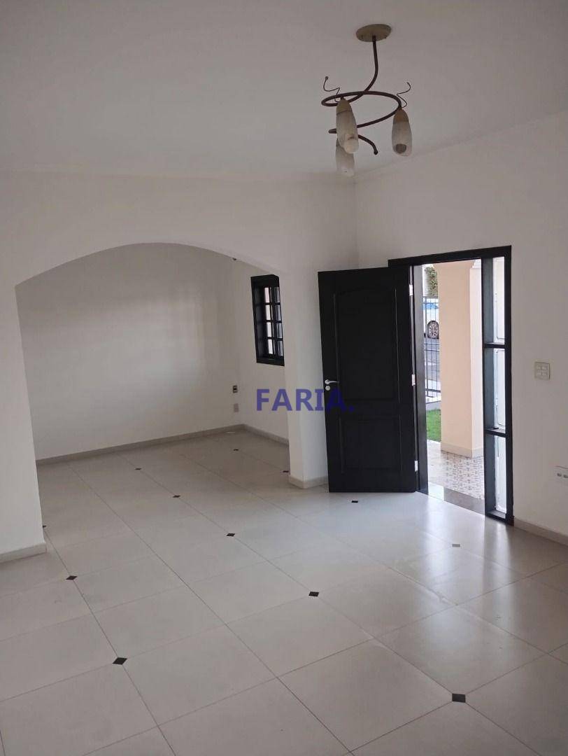 Casa, 3 quartos, 230 m² - Foto 3