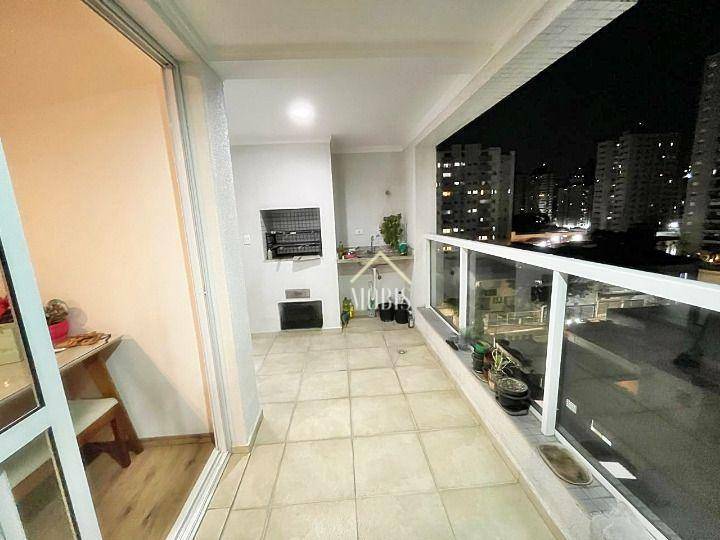 Apartamento à venda com 3 quartos, 108m² - Foto 2