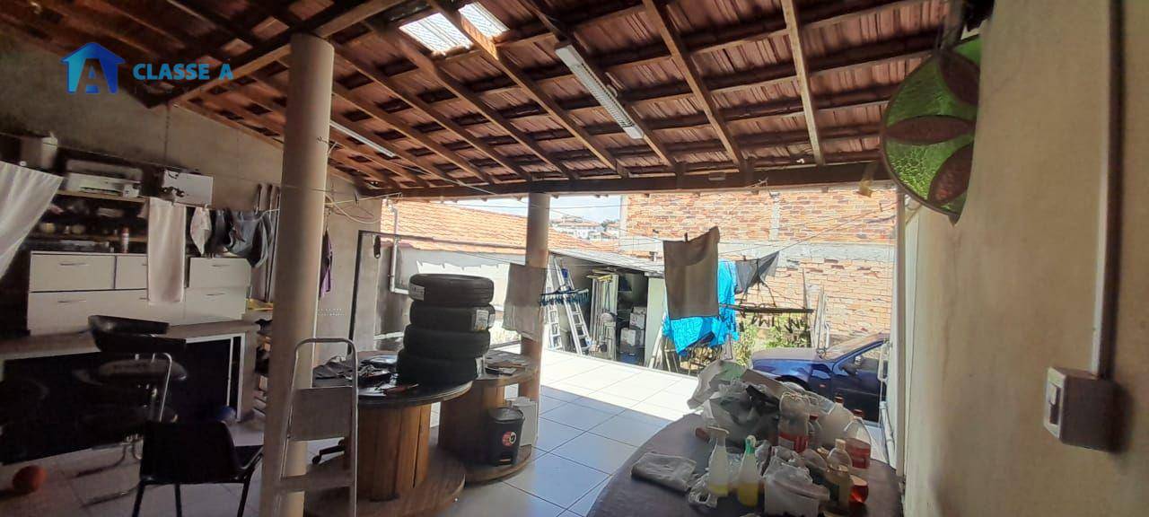 Casa à venda com 3 quartos, 181m² - Foto 16