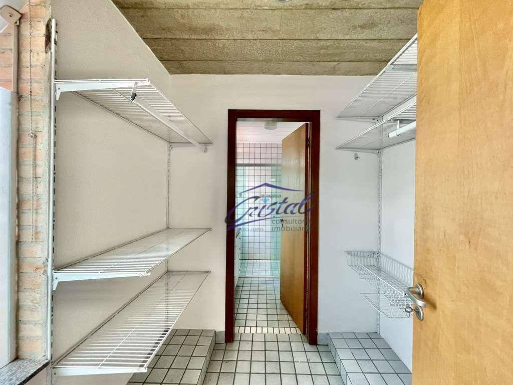 Casa de Condomínio para alugar com 4 quartos, 350m² - Foto 31