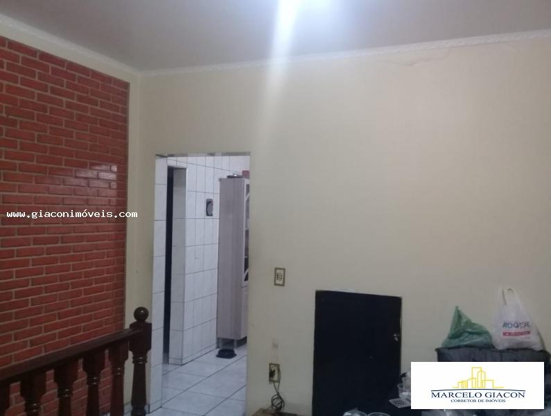 Casa à venda com 2 quartos, 250m² - Foto 3