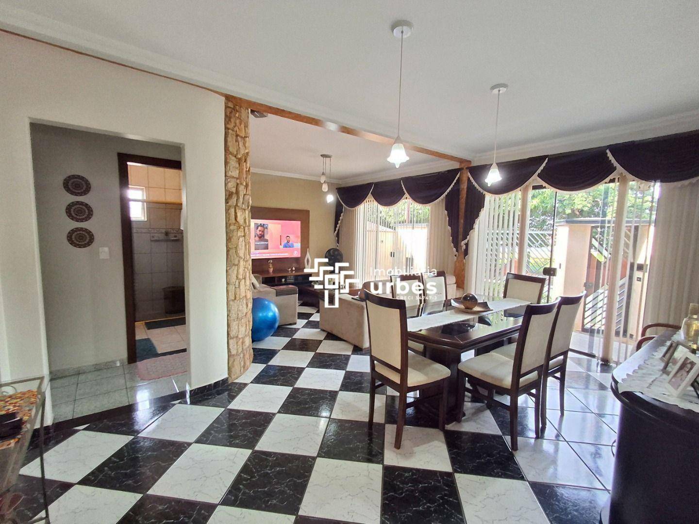 Casa, 3 quartos, 188 m² - Foto 2