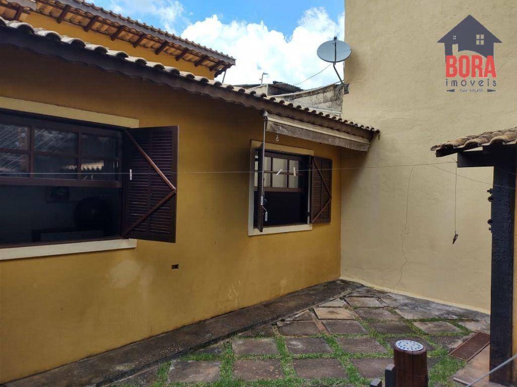 Casa à venda com 2 quartos, 90m² - Foto 11