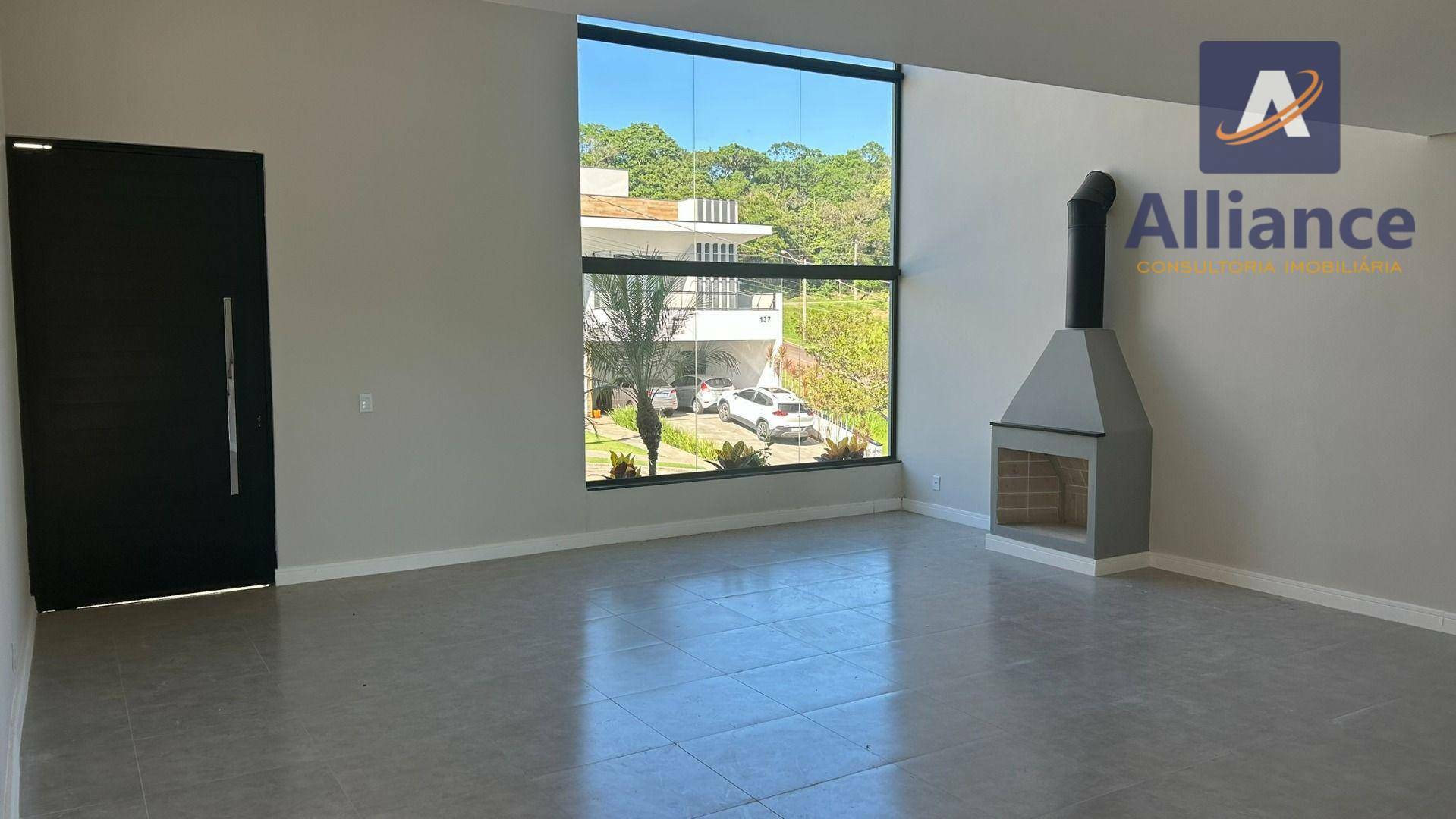 Casa de Condomínio à venda com 3 quartos, 228m² - Foto 2