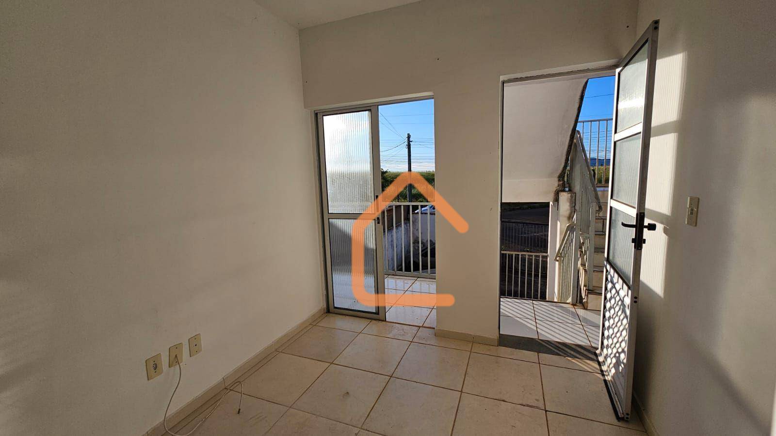 Apartamento à venda com 2 quartos, 58m² - Foto 3