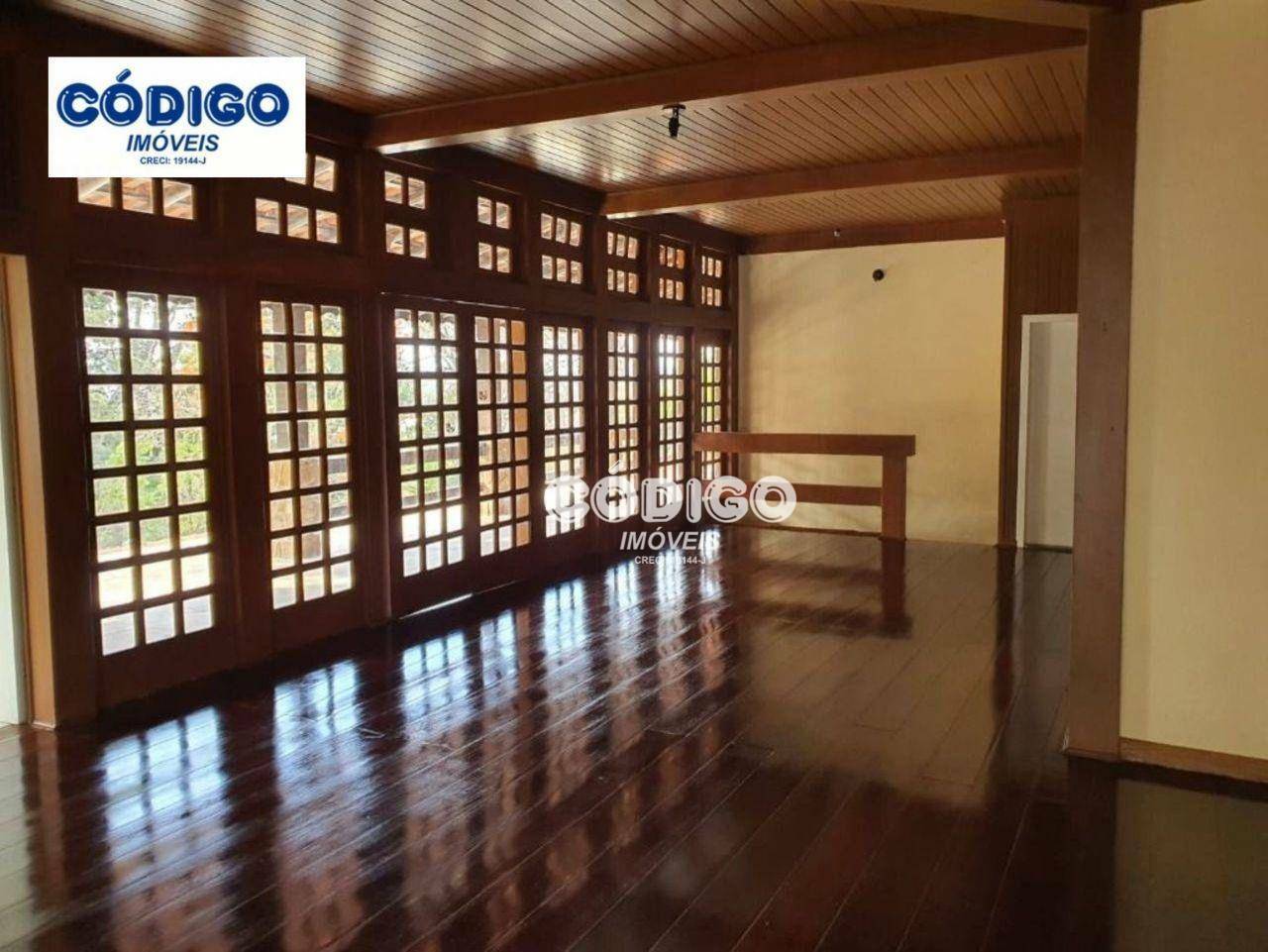 Casa à venda com 3 quartos, 300m² - Foto 3