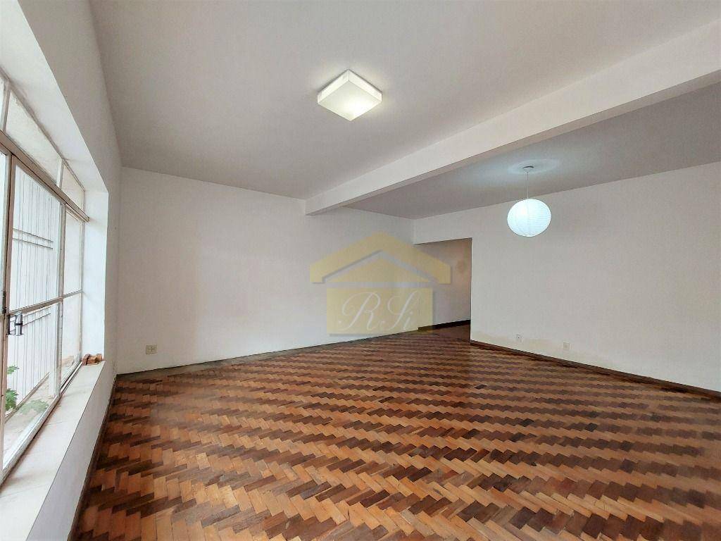 Casa à venda com 2 quartos, 100m² - Foto 2