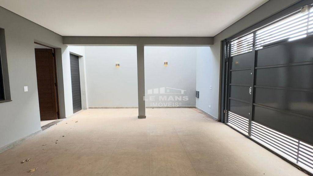 Casa à venda com 3 quartos, 235m² - Foto 3