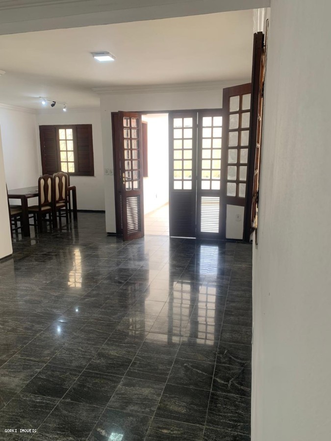 Casa à venda com 4 quartos, 151m² - Foto 17
