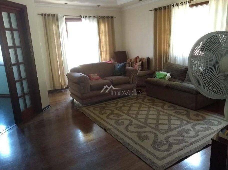 Casa de Condomínio para alugar com 4 quartos, 370m² - Foto 1