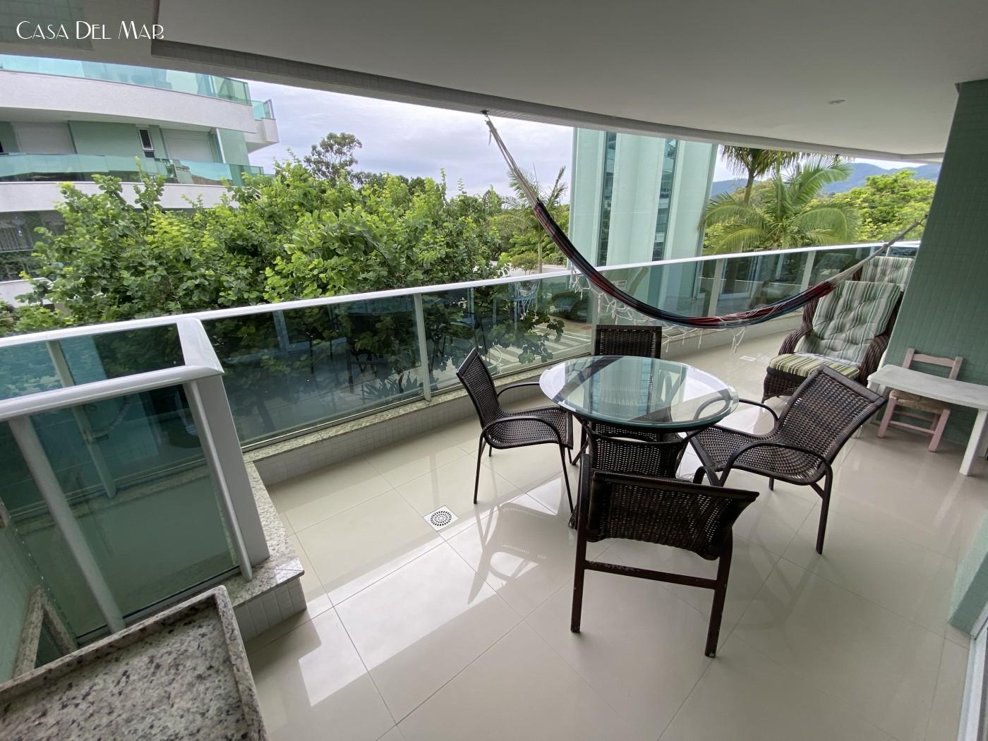Apartamento à venda com 3 quartos, 135m² - Foto 2