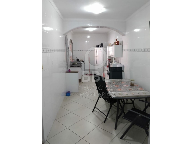 Sobrado à venda com 2 quartos, 204m² - Foto 4