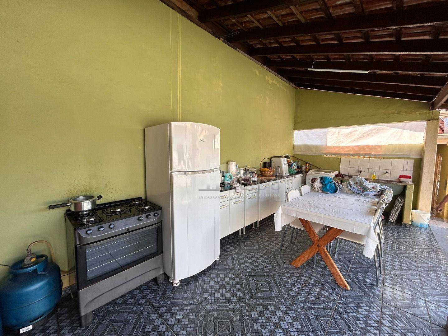 Casa à venda com 3 quartos, 200m² - Foto 25