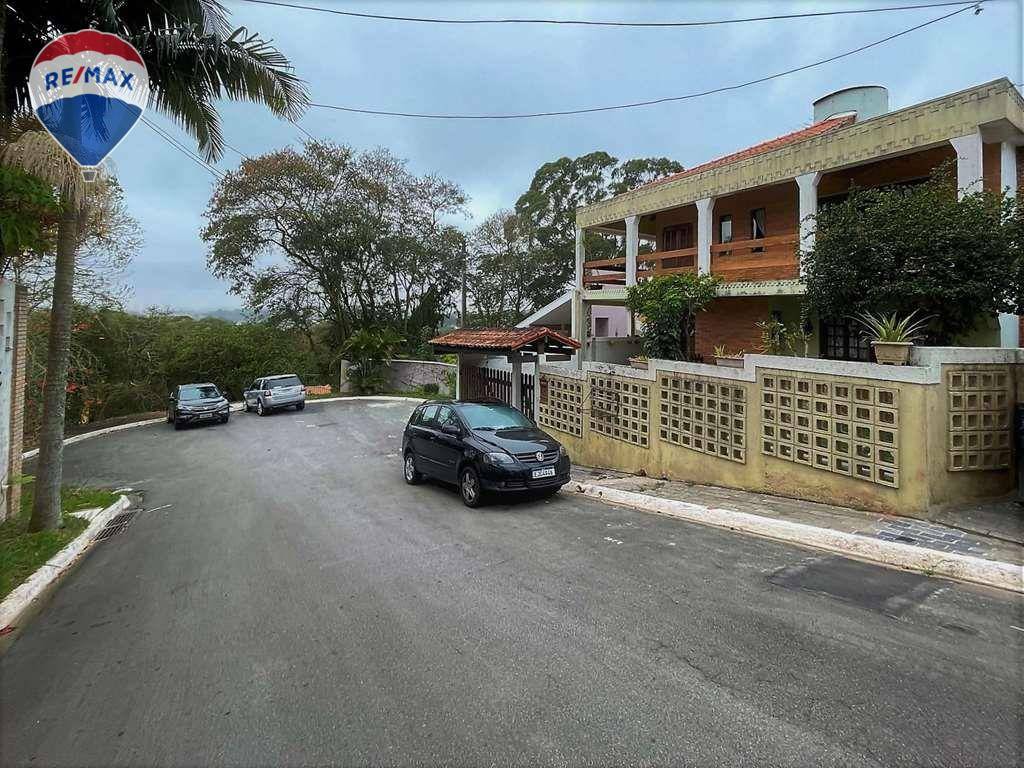 Casa para alugar com 5 quartos, 471m² - Foto 3