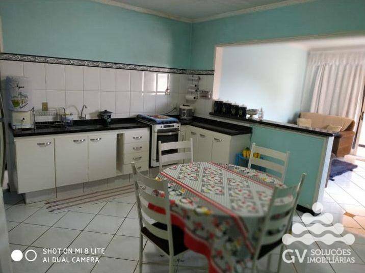 Casa à venda com 2 quartos, 160m² - Foto 4